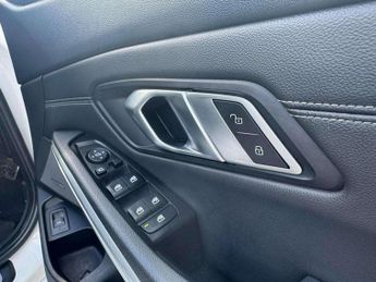 BMW 3 Series 2.0 320d M Sport Auto xDrive Euro 6 (s/s) 4dr