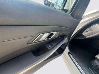 BMW 3 Series 2.0 320d M Sport Auto xDrive Euro 6 (s/s) 4dr