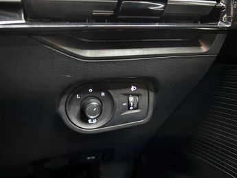 MG MG4 64kWh Trophy Long Range Auto 5dr