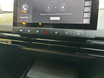 MG MG4 64kWh Trophy Long Range Auto 5dr