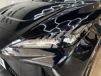 MG MG4 64kWh Trophy Long Range Auto 5dr