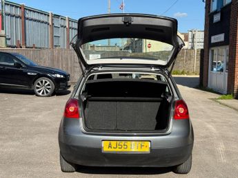 Volkswagen Golf 1.6 FSI S 5dr