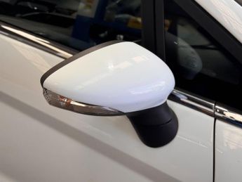 Ford Fiesta 1.0T EcoBoost Titanium Euro 5 (s/s) 5dr