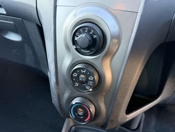 Toyota Yaris 1.33 Dual VVT-i TR MultiMode Euro 4 (s/s) 5dr