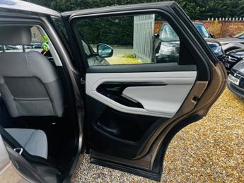 Land Rover Range Rover Evoque 1.5 P300e 12.2kWh SE Auto 4WD Euro 6 (s/s) 5dr