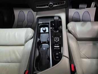 Volvo XC90 2.0h T8 Twin Engine 11.6kWh R-Design Pro Auto 4WD Euro 6 (s/s) 5