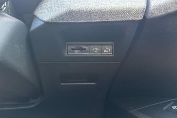 Peugeot E-3008 73kWh GT Auto 5dr