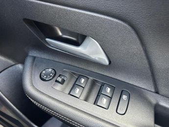 Vauxhall Mokka Electric 50kWh SRi Nav Premium Auto 5dr