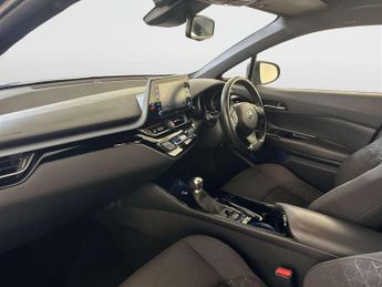 Toyota C-HR 2.0 VVT-h GPF Design SUV 5dr Petrol Hybrid CVT Euro 6 (s/s) (184