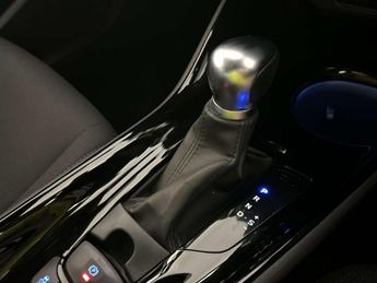 Toyota C-HR 2.0 VVT-h GPF Design SUV 5dr Petrol Hybrid CVT Euro 6 (s/s) (184