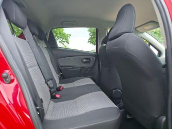 Toyota Yaris 1.5 VVT-h Icon E-CVT Euro 6 5dr