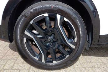 Peugeot E-3008 73kWh GT Auto 5dr