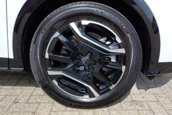 Peugeot E-3008 73kWh GT Auto 5dr