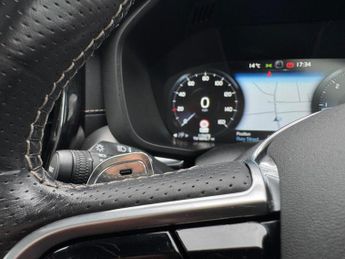Volvo XC60 2.0 D5 PowerPulse R-Design Pro Auto AWD Euro 6 (s/s) 5dr