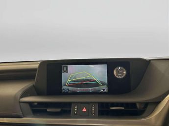 Lexus ES 2.5 300h Saloon 4dr Petrol Hybrid E-CVT Euro 6 (s/s) (218 ps)