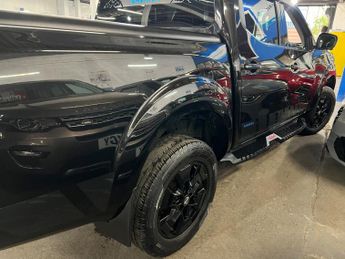 Nissan Navara 2.3 dCi N-Guard Pickup Double Cab 4dr Diesel Auto 4WD Euro 6 (19