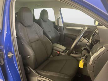 Skoda Karoq 2.0 TDI SE SUV 5dr Diesel Manual 4WD Euro 6 (s/s) (150 ps)