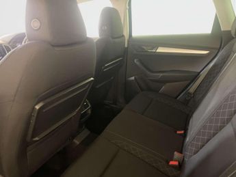 Skoda Karoq 2.0 TDI SE SUV 5dr Diesel Manual 4WD Euro 6 (s/s) (150 ps)