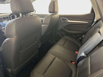 MG MG ZS 72.6kWh Trophy Long Range SUV 5dr Electric Auto (156 ps)