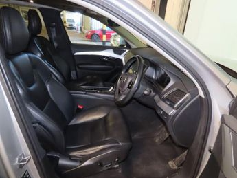 Volvo XC90 2.0 D5 PowerPulse Momentum Auto 4WD Euro 6 (s/s) 5dr