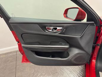 Volvo V60 2.0 T5 Momentum Auto Euro 6 (s/s) 5dr