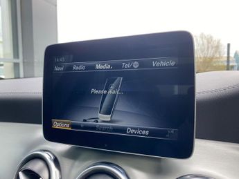 Mercedes-Benz GLA 2.1 GLA200d AMG Line (Premium Plus) 7G-DCT 4MATIC Euro 6 (s/s) 5