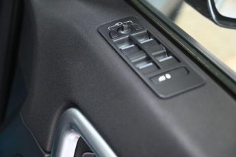 LAND ROVER DISCOVERY SPORT 2.0 TD4 HSE SUV 5dr Diesel Auto 4WD Euro 6 (s/s) (180 ps) +FREE 