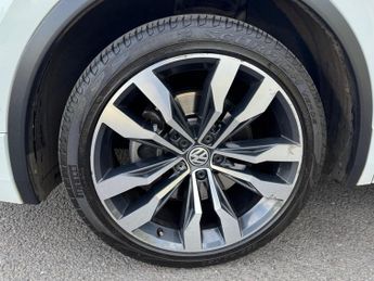 Volkswagen Tiguan 2.0 BiTDI R-Line Tech DSG 4Motion Euro 6 (s/s) 5dr