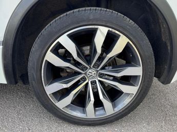 Volkswagen Tiguan 2.0 BiTDI R-Line Tech DSG 4Motion Euro 6 (s/s) 5dr