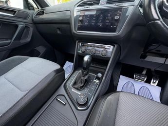 Volkswagen Tiguan 2.0 BiTDI R-Line Tech DSG 4Motion Euro 6 (s/s) 5dr