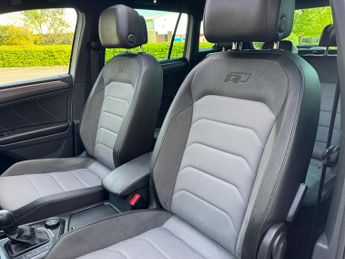 Volkswagen Tiguan 2.0 BiTDI R-Line Tech DSG 4Motion Euro 6 (s/s) 5dr