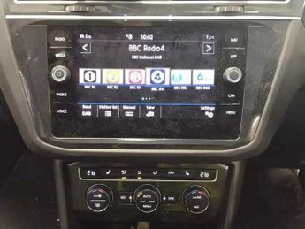Volkswagen Tiguan 2.0 BiTDI R-Line Tech DSG 4Motion Euro 6 (s/s) 5dr