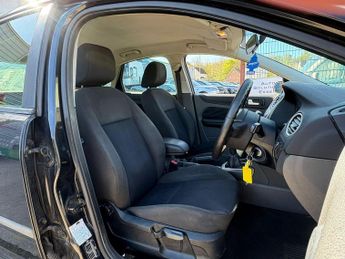Ford Focus 1.6 Zetec Climate 5dr