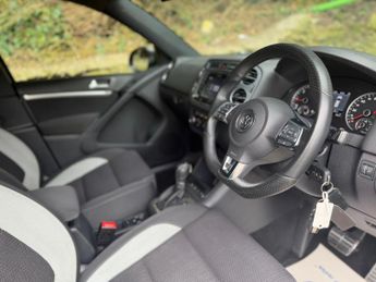 Volkswagen Tiguan 2.0 TDI BlueMotion Tech R-Line DSG 4WD Euro 5 (s/s) 5dr