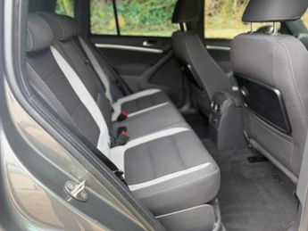 Volkswagen Tiguan 2.0 TDI BlueMotion Tech R-Line DSG 4WD Euro 5 (s/s) 5dr