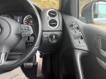 Volkswagen Tiguan 2.0 TDI BlueMotion Tech R-Line DSG 4WD Euro 5 (s/s) 5dr