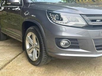 Volkswagen Tiguan 2.0 TDI BlueMotion Tech R-Line DSG 4WD Euro 5 (s/s) 5dr