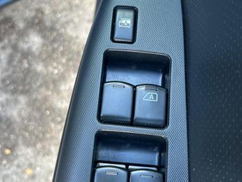 Nissan Note 1.6 16V n-tec Auto Euro 5 5dr