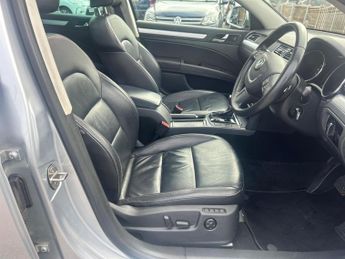 Skoda Superb 2.0 TDI Elegance DSG Euro 5 5dr