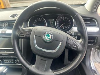 Skoda Superb 2.0 TDI Elegance DSG Euro 5 5dr
