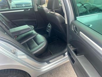 Skoda Superb 2.0 TDI Elegance DSG Euro 5 5dr