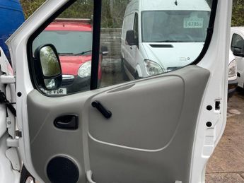 Vauxhall Vivaro 2.0 2700 CDTi FWD L1 4dr