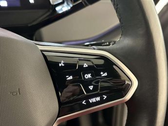 Volkswagen ID.3 Pro 58kWh Life Hatchback 5dr Electric Auto (145 ps)