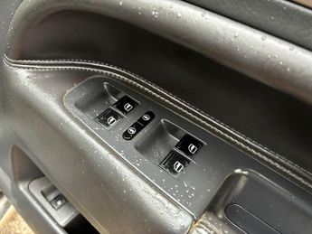 Volkswagen Touareg 5.0 TDI V10 DPF R50 5dr