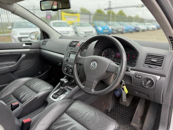 Volkswagen Golf 2.0 TDI GT DSG 5dr