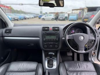 Volkswagen Golf 2.0 TDI GT DSG 5dr