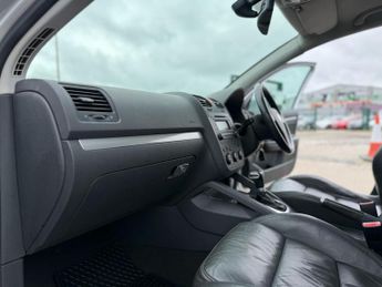 Volkswagen Golf 2.0 TDI GT DSG 5dr