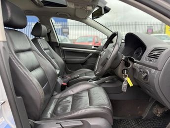 Volkswagen Golf 2.0 TDI GT DSG 5dr