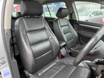 Volkswagen Golf 2.0 TDI GT DSG 5dr