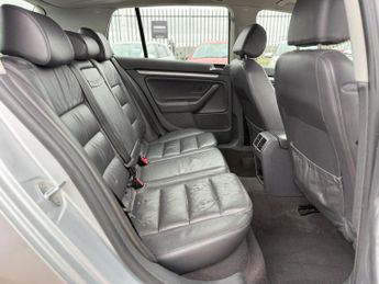 Volkswagen Golf 2.0 TDI GT DSG 5dr